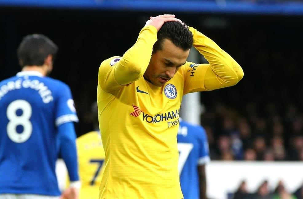 Cuu sao Liverpool: 'Chelsea cam nhieu bong de lam gi?' hinh anh