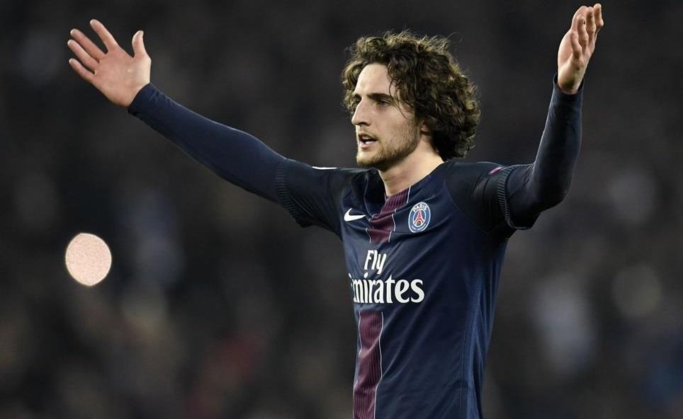 Me Rabiot chi trich PSG doi xu con trai nhu tu nhan hinh anh