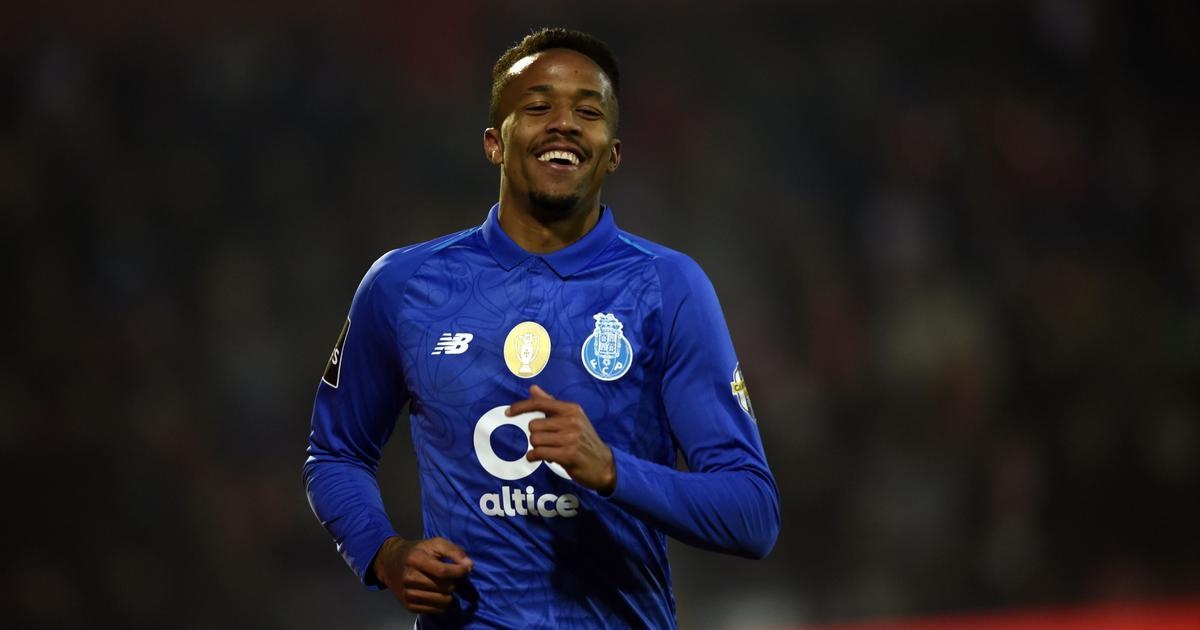 HLV Ancelotti: ‘Zidane va Real la cuoc hon nhan hoan hao’ hinh anh