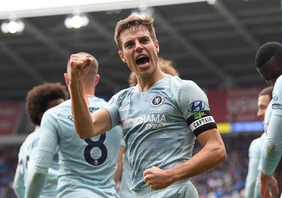 HLV Sarri tức giận khi bị CĐV Chelsea chỉ trích ảnh 1 HLV Sarri tuc gian khi bi CDV Chelsea chi trich anh 1