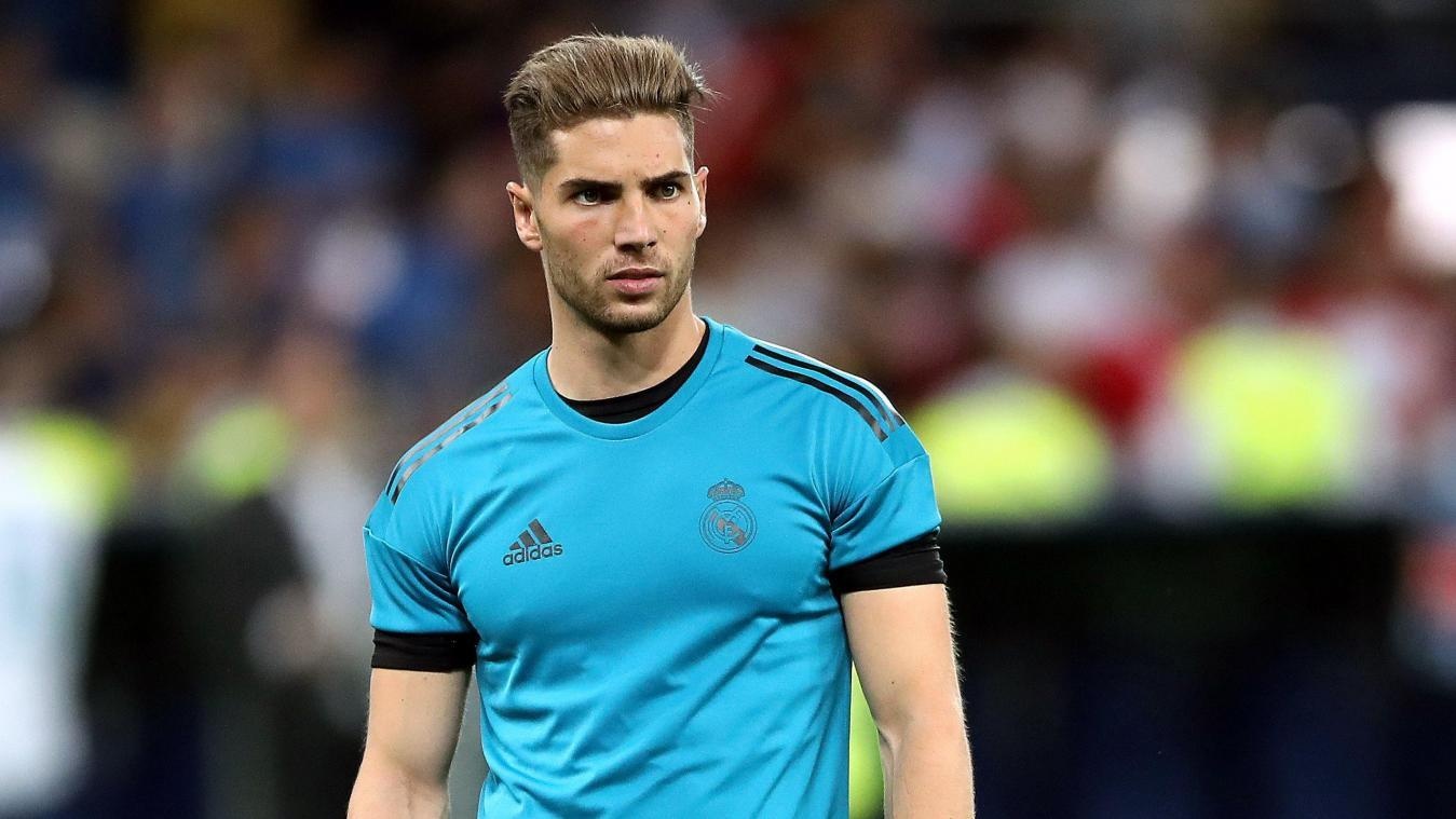 HLV Zidane dong vien con trai sau tran ra mat cung Real hinh anh