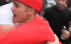 Noi kinh hoang paparazzi khien Justin Bieber va Miley Cyrus noi dien hinh anh