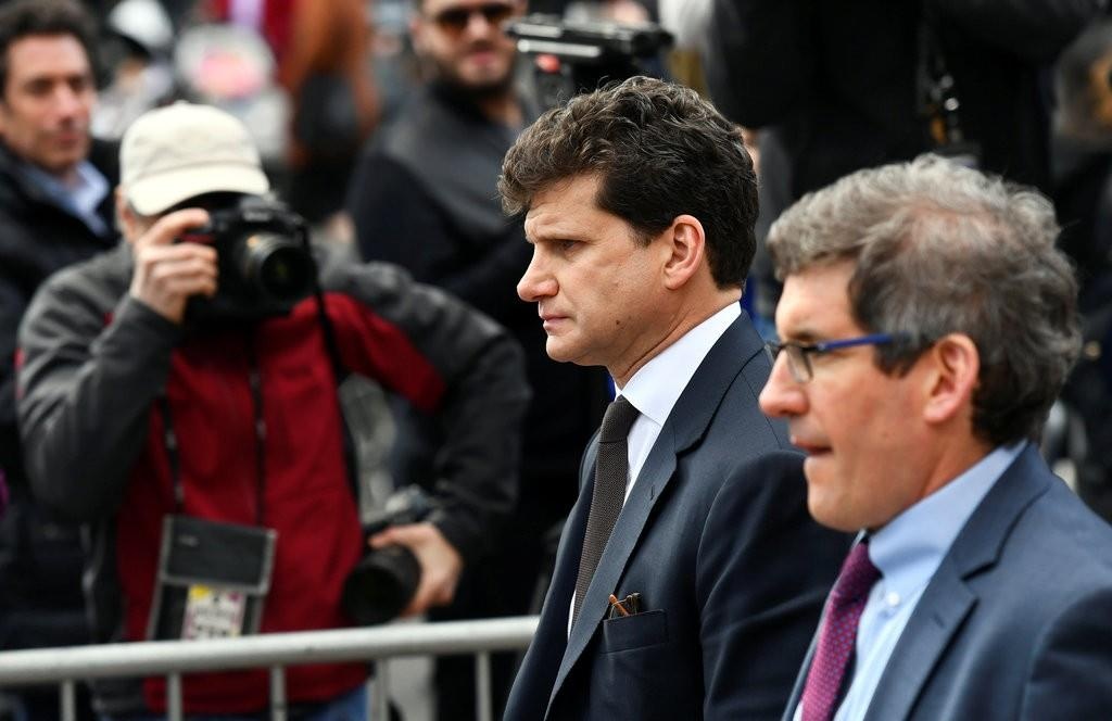 Sep cong ty luat chi 75.000 USD nang diem thi dai hoc cho con hinh anh