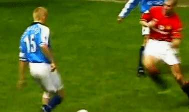 Pha pham loi triet ha cua huyen thoai MU khien doi thu giai nghe hinh anh