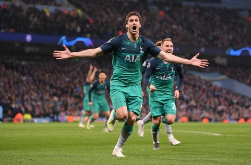 Man ruot duoi dien ro giua Man City va Tottenham di vao lich su anh 2