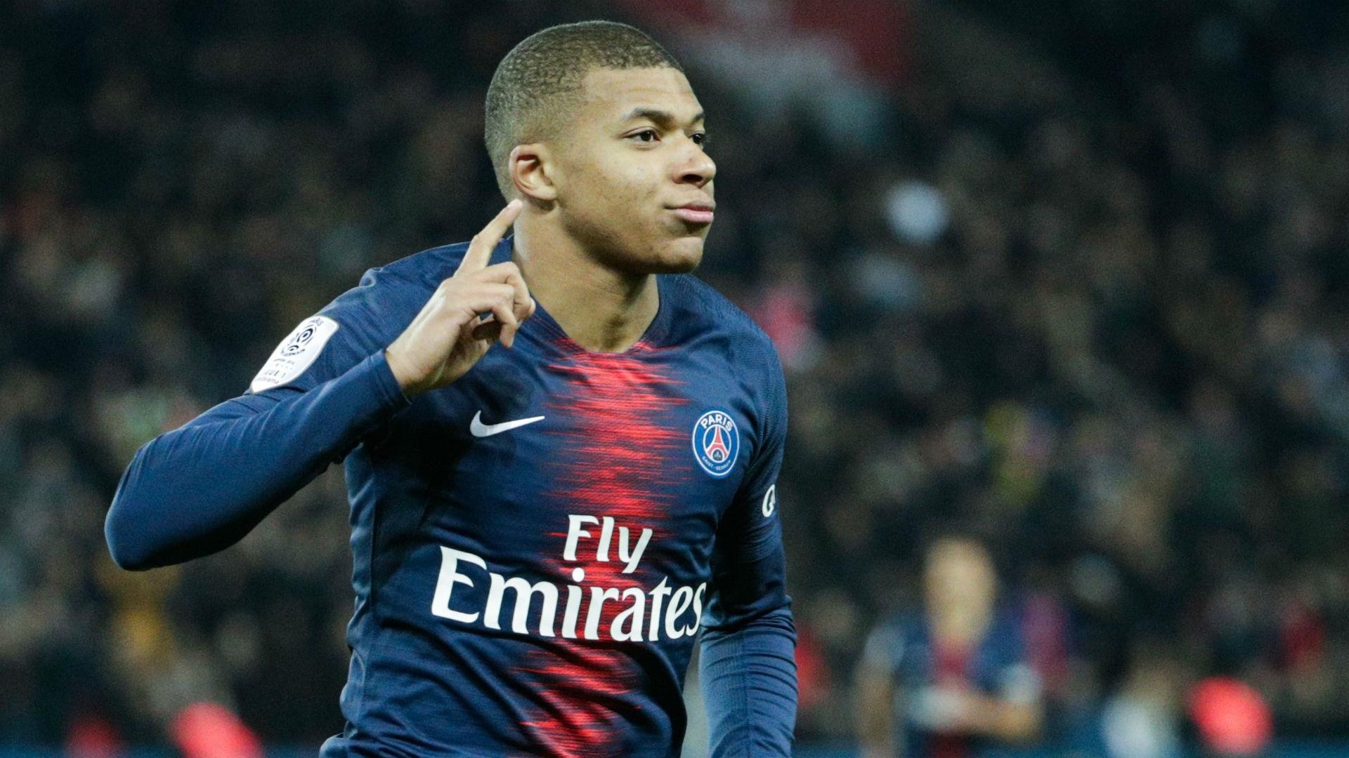 Ronaldo ‘beo’,  Mbappe va nhung cau thu tre nhat cham moc 30 ban anh 9