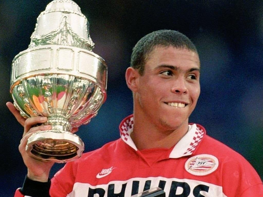 Ronaldo ‘beo’, Mbappe va nhung cau thu tre nhat cham moc 30 ban hinh anh