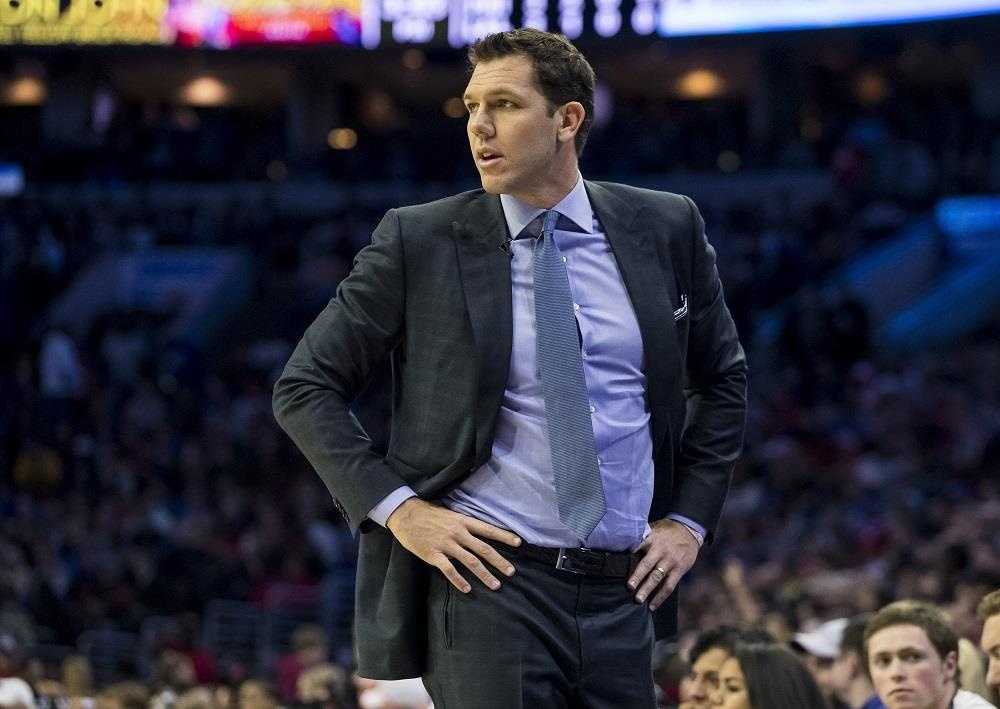 Lam ro vu nu phong vien to bi HLV bong ro tan cong tinh duc anh 2