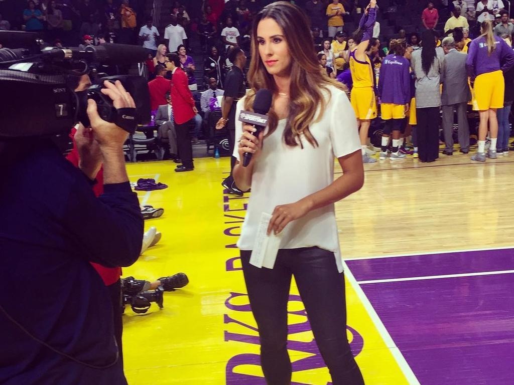 Lam ro vu nu phong vien to bi HLV bong ro tan cong tinh duc anh 1