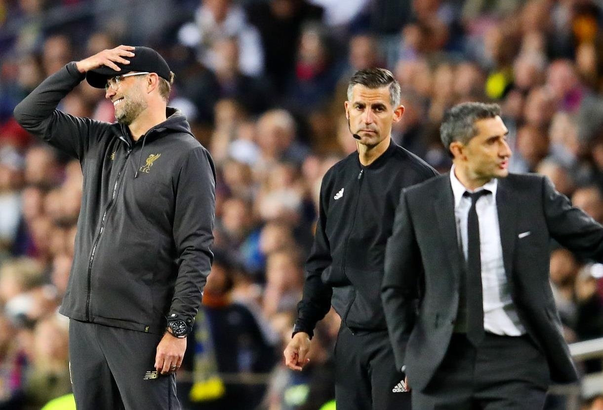 HLV Klopp gượng cười khi nhìn Messi ghi siêu phẩm sút phạt ảnh 1 HLV Klopp guong cuoi khi nhin Messi ghi sieu pham sut phat anh 1