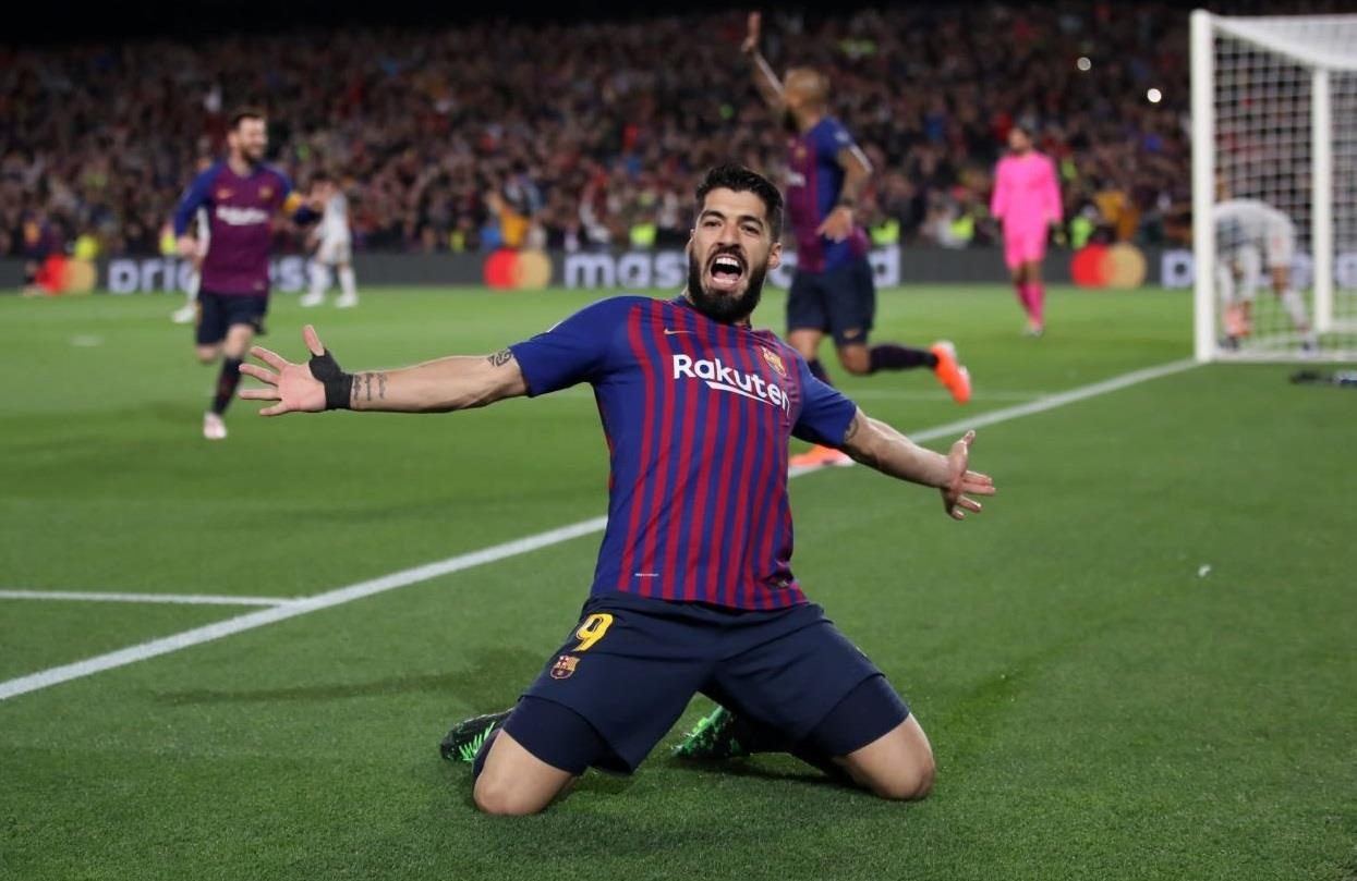 Suarez an mung cuong nhiet khi sut tung luoi Liverpool anh 1