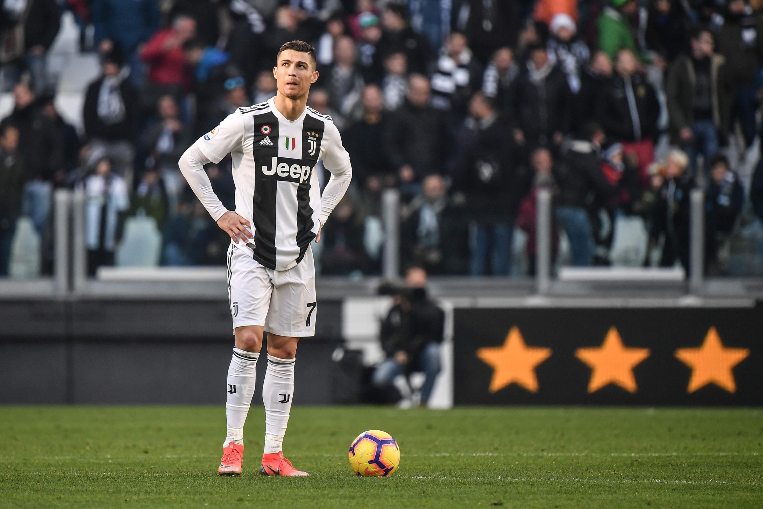Ronaldo can nhac theo nghiep HLV sau khi giai nghe anh 1