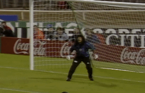 'Ga dien' Higuita va pha cuu thua noi tieng theo kieu bo cap hinh anh