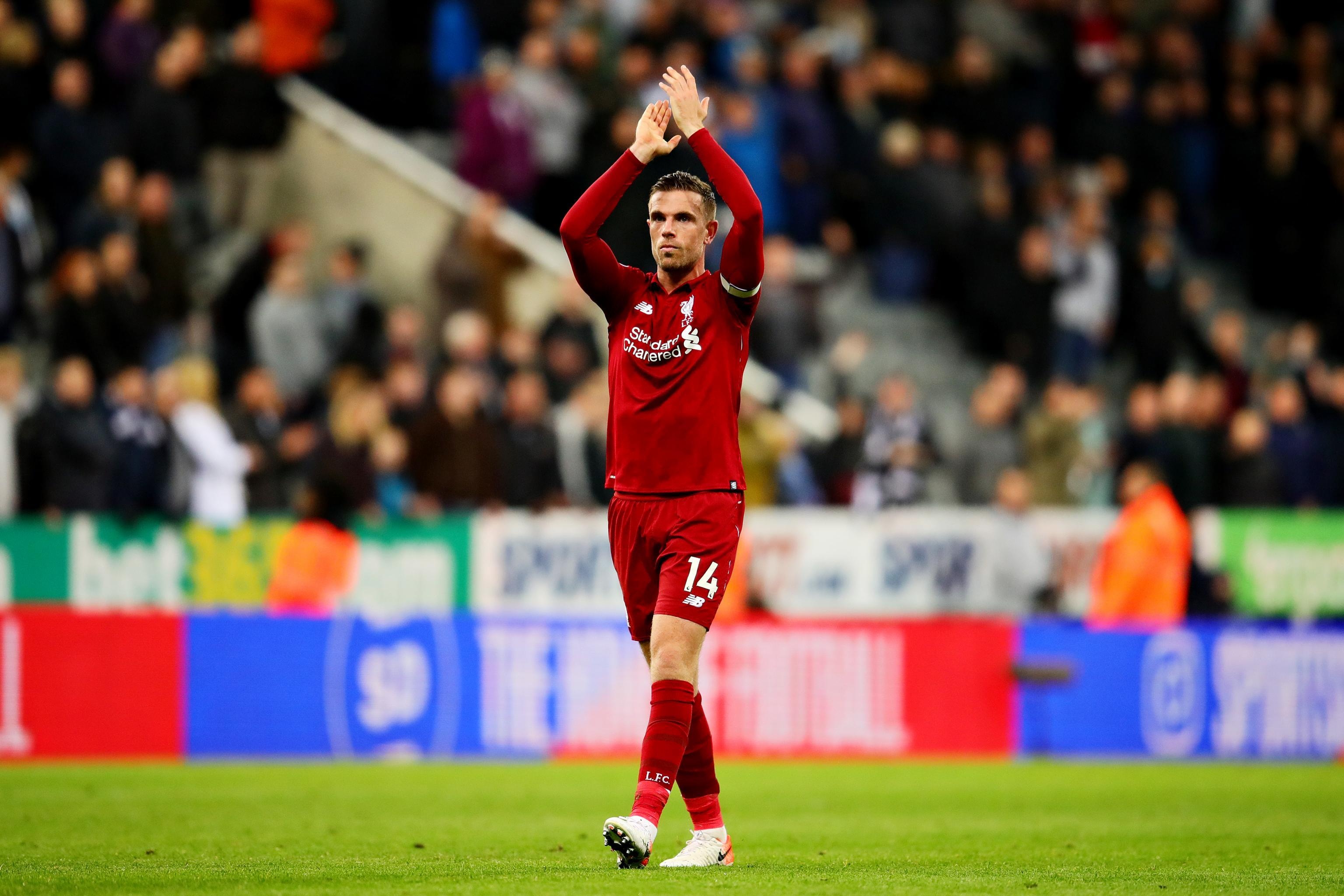 Messi dan dau doi hinh tieu bieu anh 7