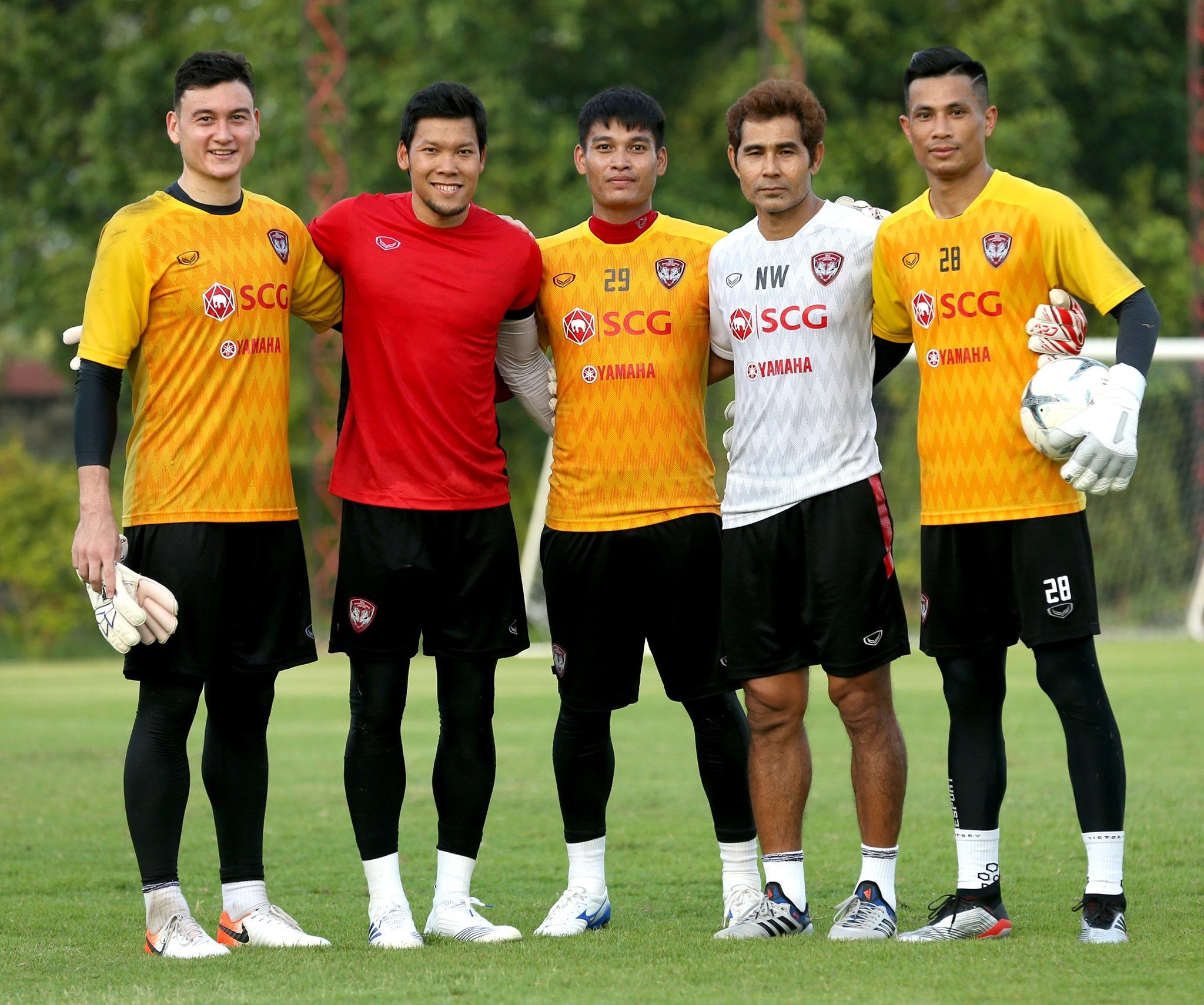 Van Lam than thiet cung thu mon so mot Thai Lan tai Muangthong anh 2