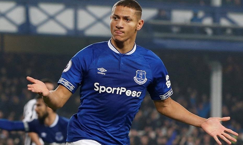 Duoc len tuyen Brazil, Richarlison an mung vo oa ben nguoi than hinh anh