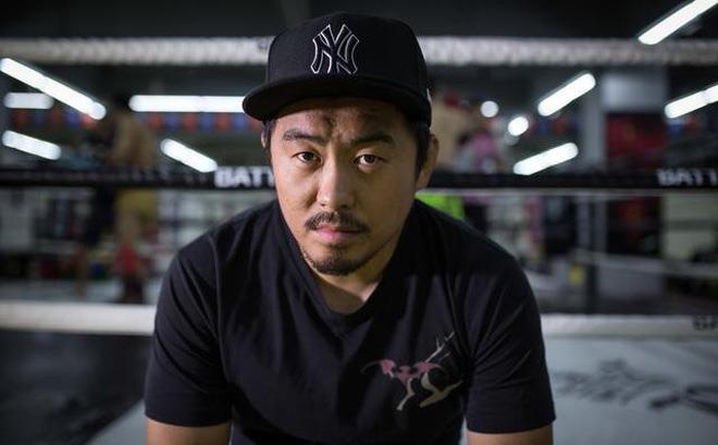 Tu Hieu Dong cho cao thu Vinh Xuan nhap vien sau 47 giay hinh anh