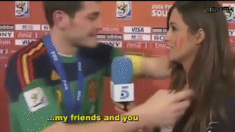 Nu hon cua Iker Casillas danh cho vo xinh dep Carbonero hinh anh