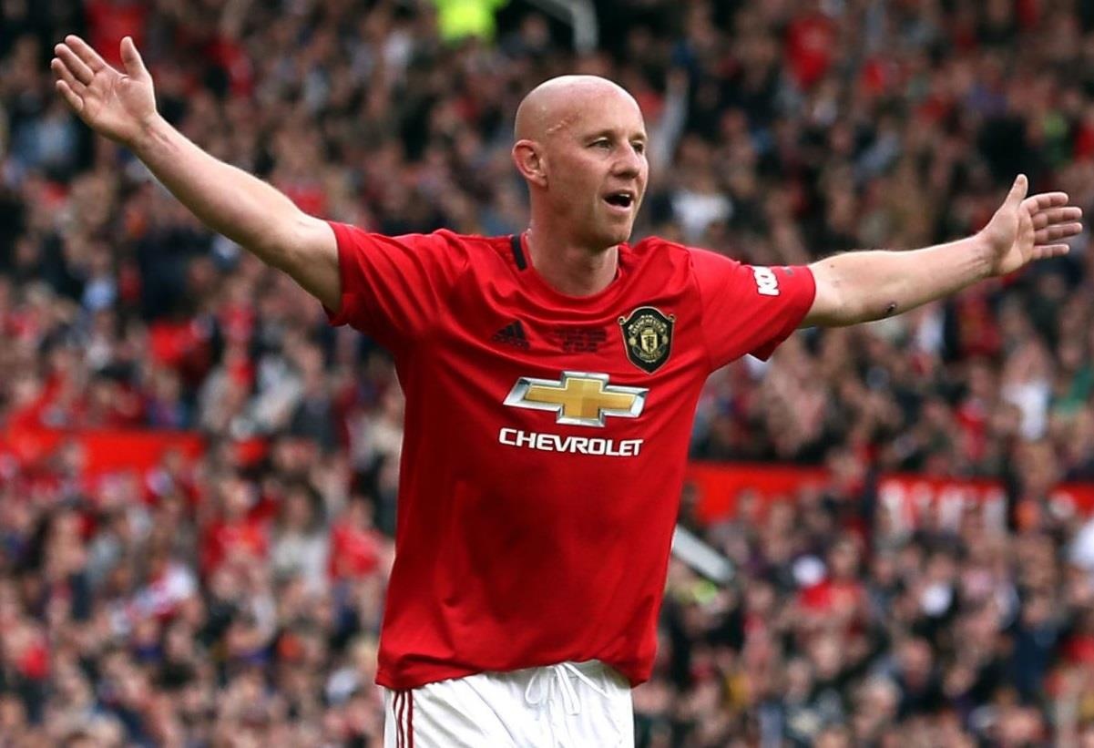 Beckham vững phong độ, Scholes phát tướng sau 20 năm ảnh 12 Beckham vung phong do, Scholes phat tuong sau 20 nam anh 12