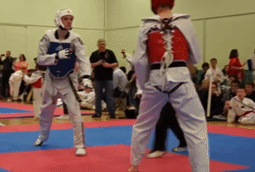 Cu xoay nguoi da got ha knock-out doi thu trong 1,5 giay hinh anh