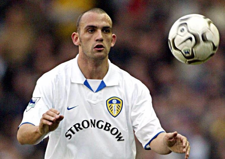 Danh tinh 5 cau thu TBN gay chan dong vi nghi an ban do anh 2