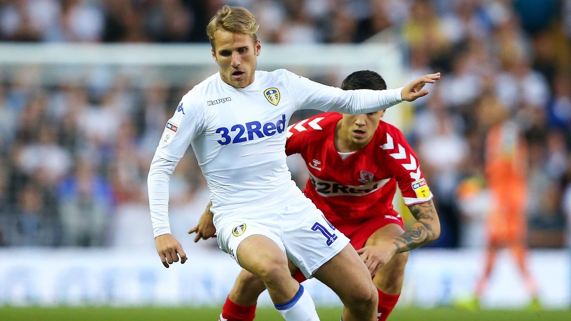 Danh tinh 5 cau thu TBN gay chan dong vi nghi an ban do anh 7