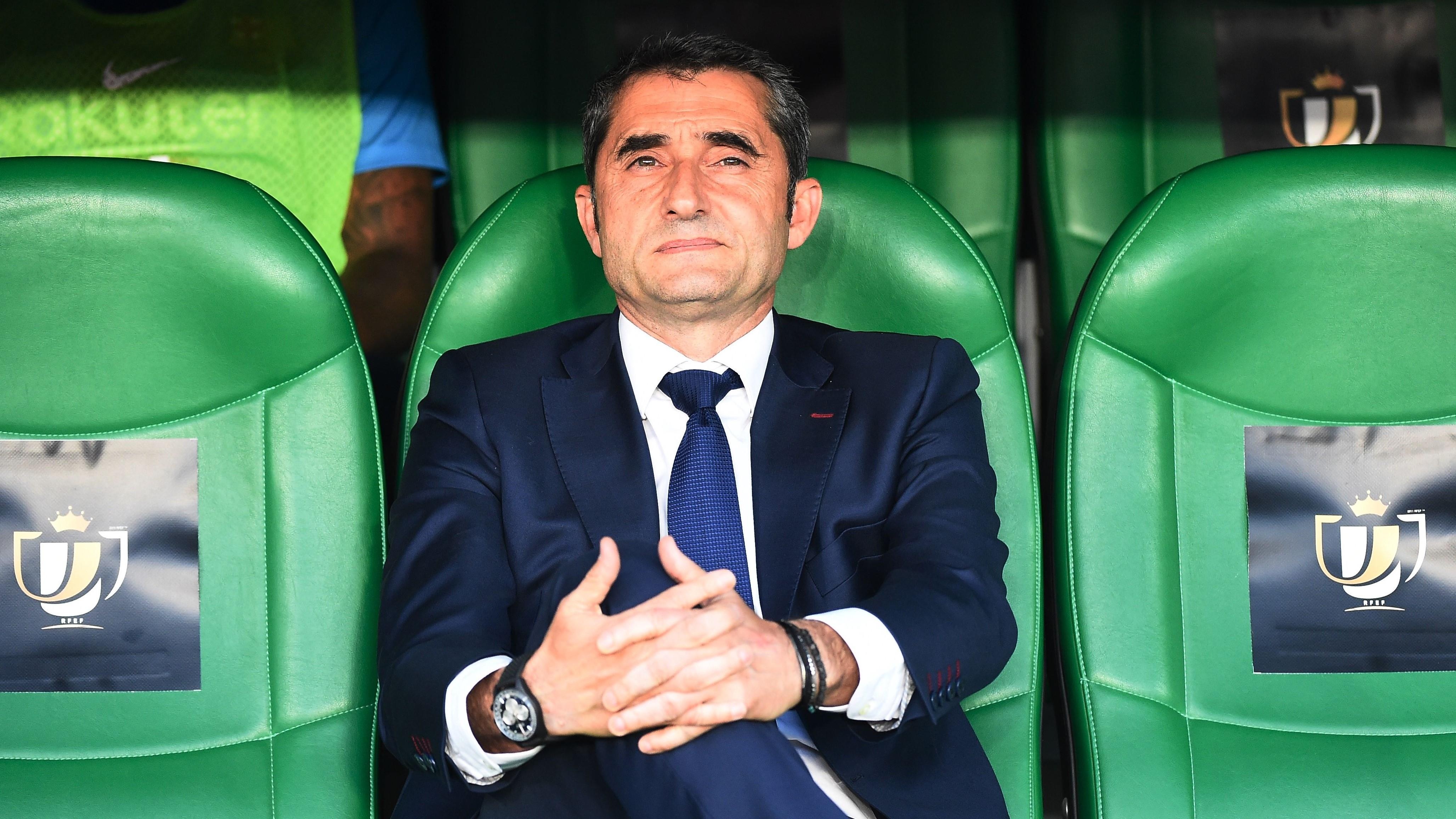 Messi thuyet phuc lanh dao Barca giu chan HLV Valverde anh 1