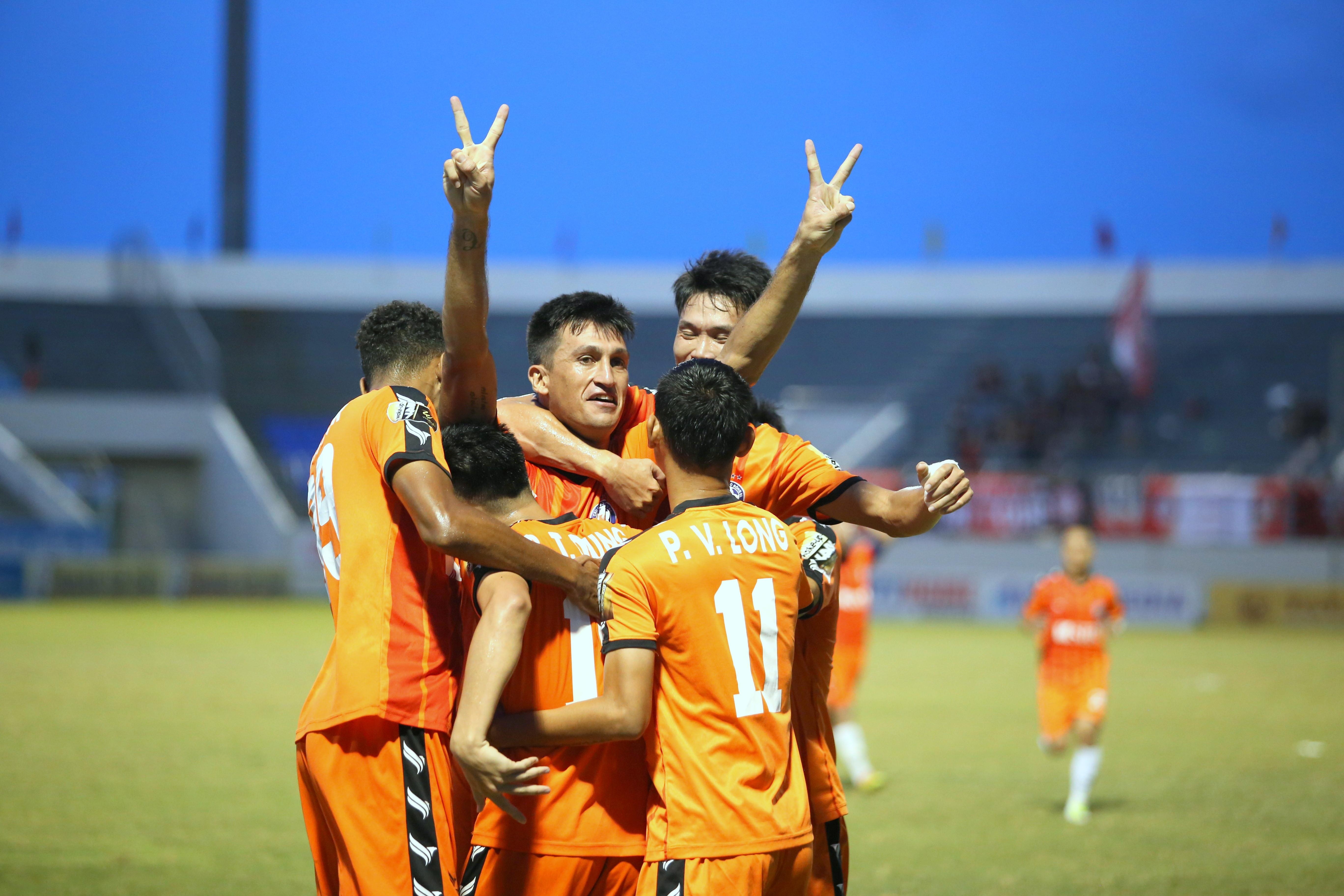 Ha Duc Chinh ghi ban truoc ngay len tuyen Viet Nam anh 2