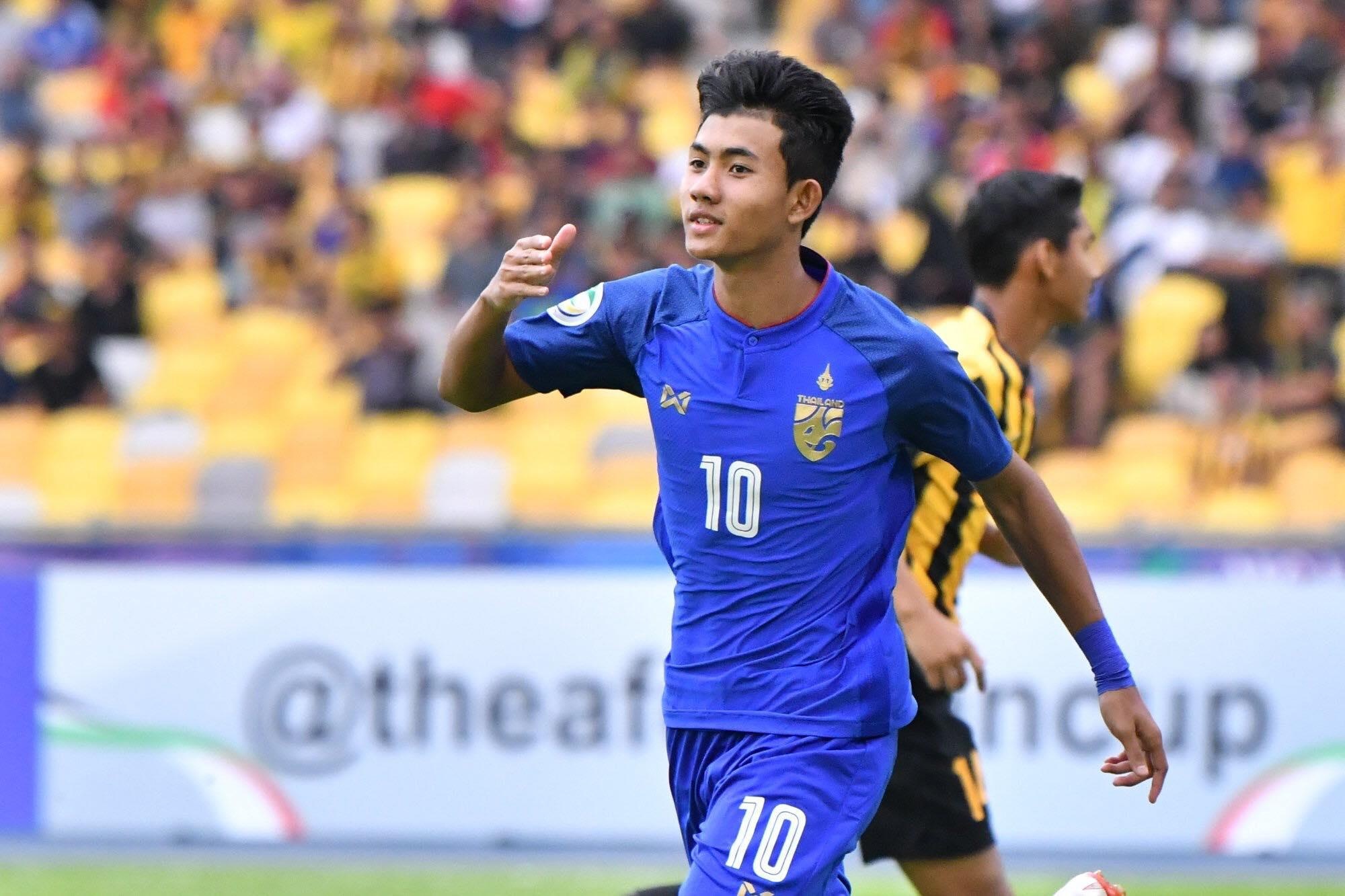 Tiền đạo 16 tuổi lập kỷ lục trong ngày Việt Nam hạ Thái Lan ảnh 1 Tien dao 16 tuoi lap ky luc trong ngay Viet Nam ha Thai Lan anh 1