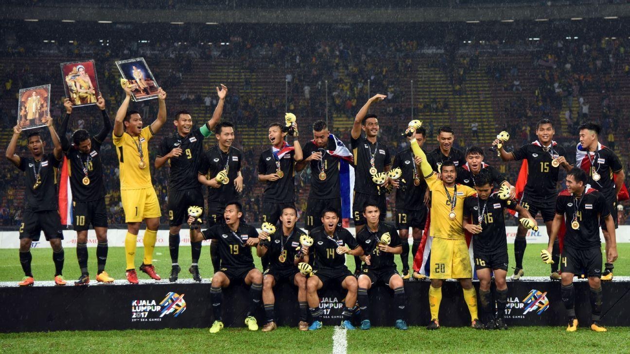 Hanh trinh truot doc cua bong da Thai Lan tu khi Kiatisak ra di anh 2