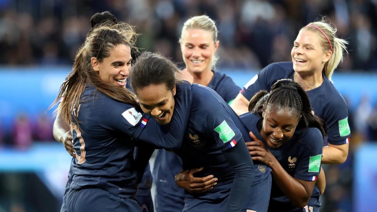 Tiền thưởng cho tuyển Pháp nhiều hơn giải World Cup nữ cộng lại ảnh 1 Tien thuong cho tuyen Phap nhieu hon giai World Cup nu cong lai anh 1