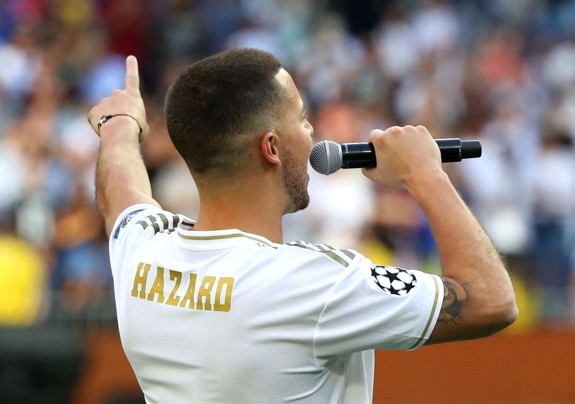 Real Madrid ra mat ‘bom tan’ Eden Hazard truoc 50.000 CDV anh 3