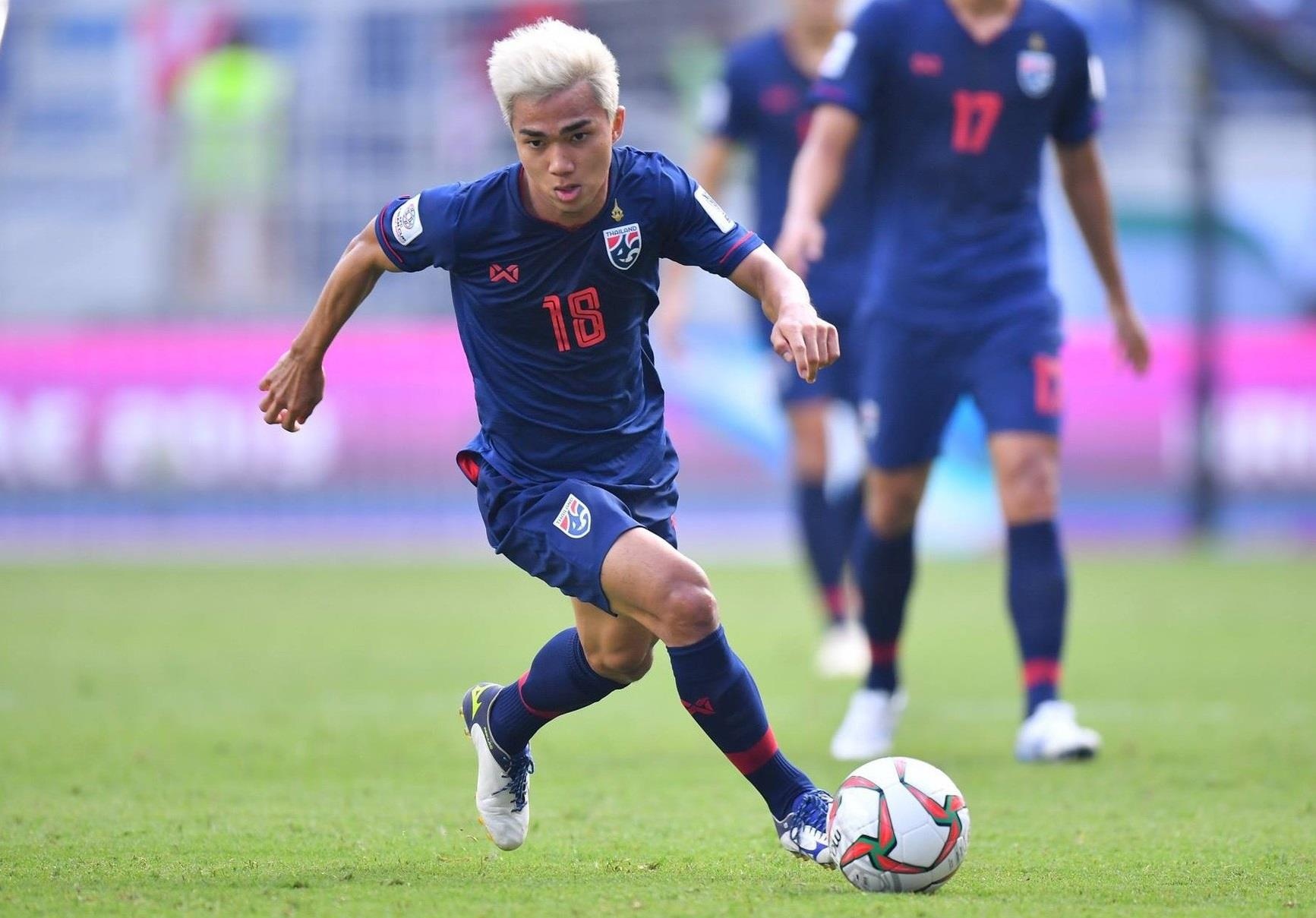 Quang Hai du suc choi bong o chau Au anh 4