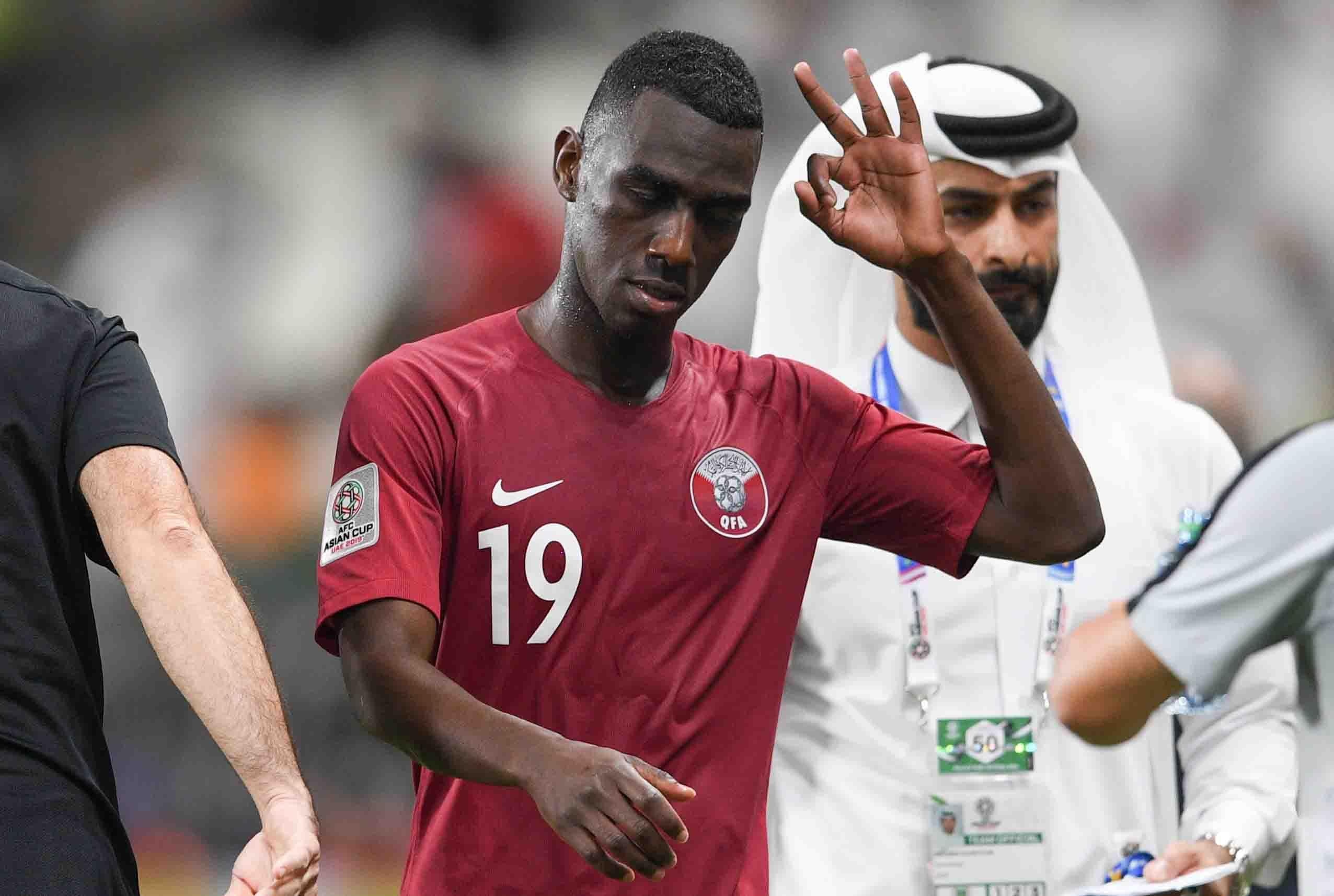 Quang Hai du suc choi bong o chau Au anh 5