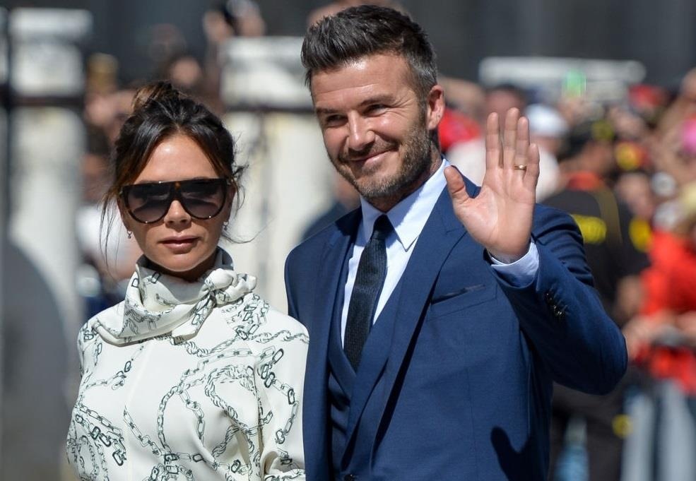 Vo chong Beckham, Roberto Carlos du dam cuoi cua Ramos hinh anh