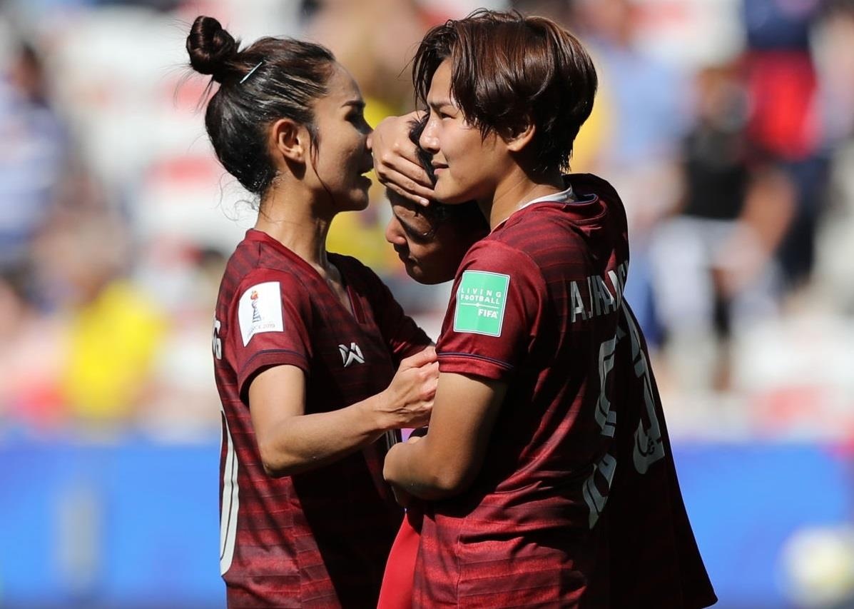 Ban thang dau tien cua Thai Lan o World Cup nu 2019 hinh anh