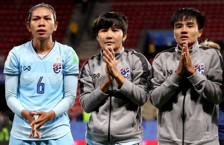 Tuyen Thai Lan trang tay ve nuoc sau vong bang World Cup nu hinh anh