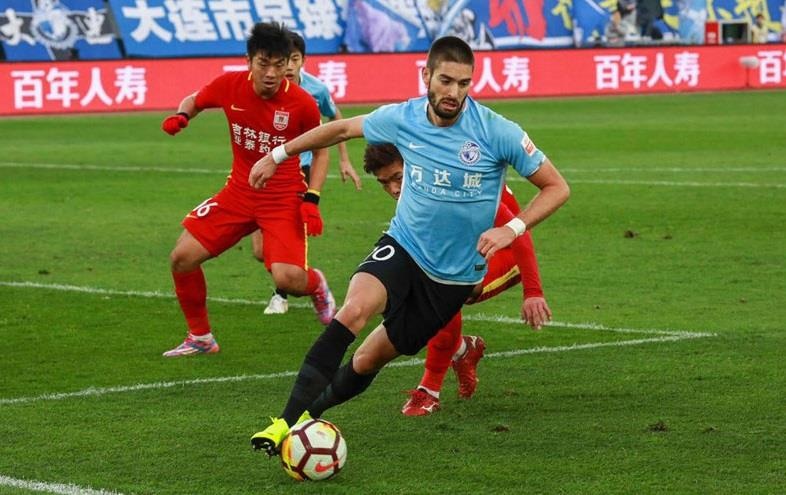 Carrasco bị CLB Trung Quốc kỷ luật ảnh 1 Carrasco bi CLB Trung Quoc ky luat anh 1