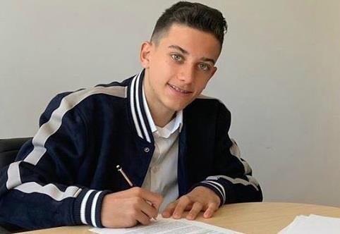 Real Madrid chieu mo con trai cua cuu danh thu vua tu nan hinh anh