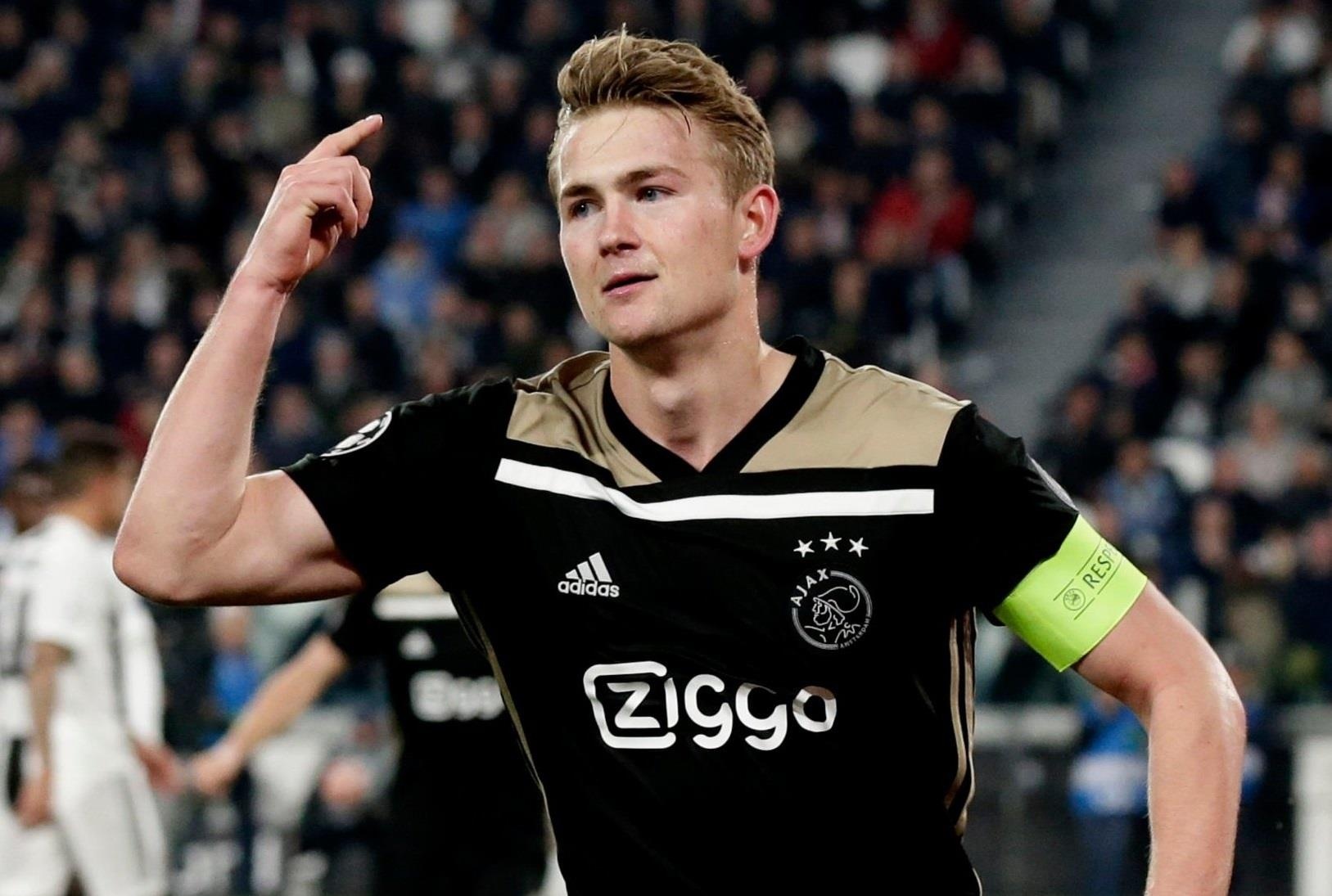De Ligt dong y gia nhap Juventus mua toi hinh anh