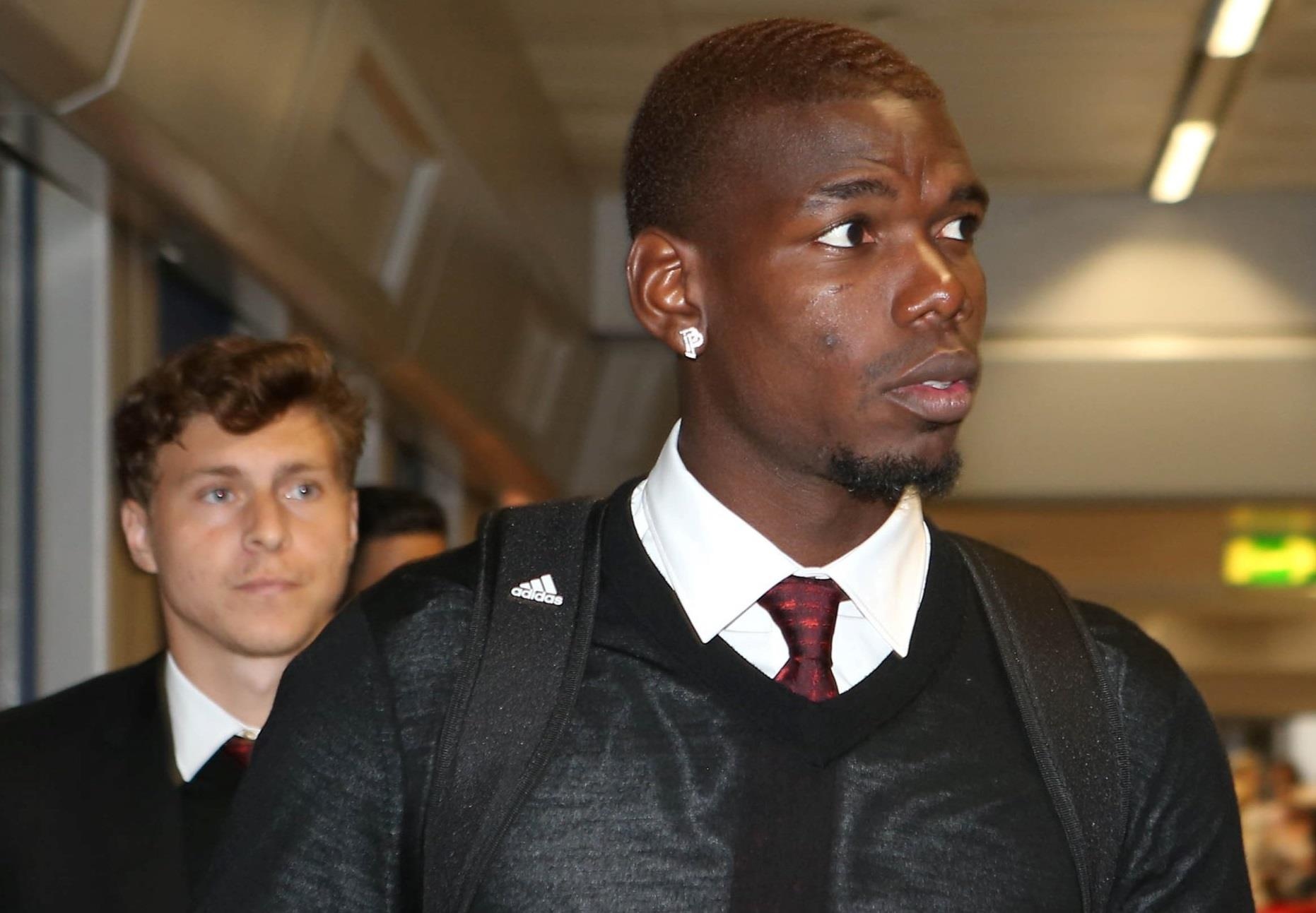 Pogba tro lai MU truoc tin don muon sang Real Madrid hinh anh