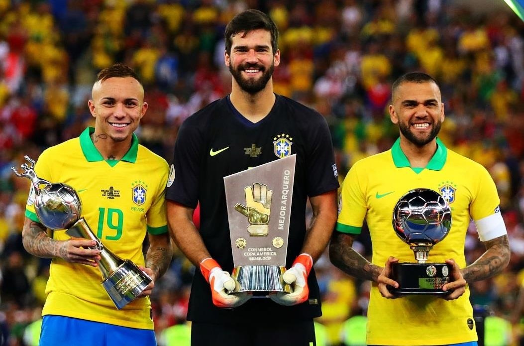 Brazil nang cup vo dich Copa America sau 12 nam cho doi hinh anh