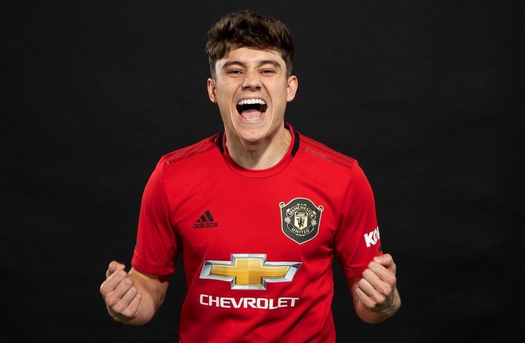 Tan binh MU ghi diem voi the luc va toc do vuot troi hinh anh