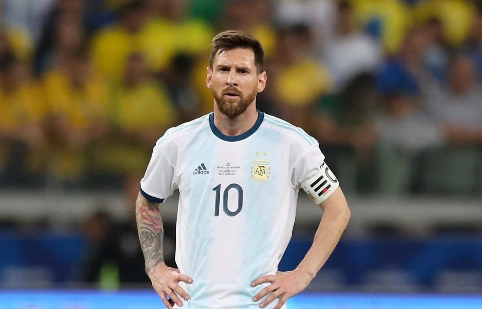 Messi bi chi trich anh 1