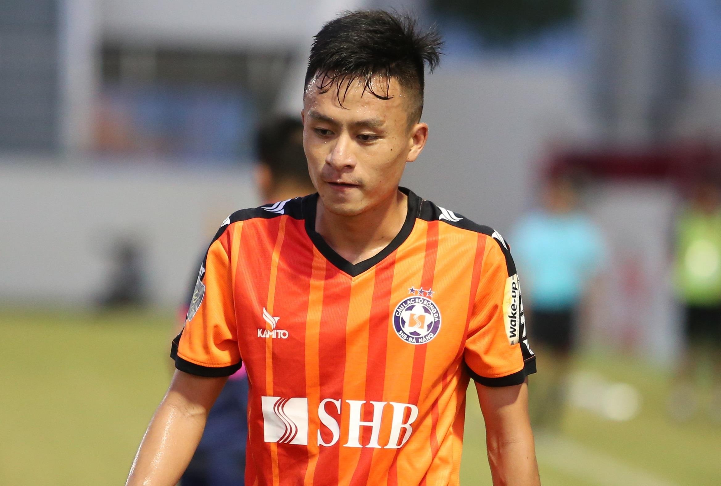 Vo Huy Toan choi tron 90 phut trong ngay CLB Da Nang dai thang hinh anh