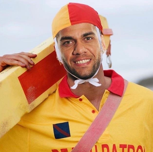 Alves gia nhap Barca anh 1