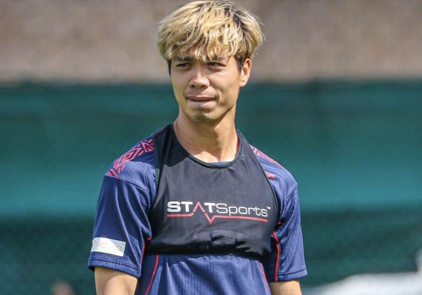 Cong Phuong dam chieu trong buoi tap cua CLB Sint-Truidense hinh anh