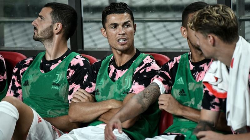 Khoanh khac Ronaldo bi CDV ho ten Messi de che gieu hinh anh