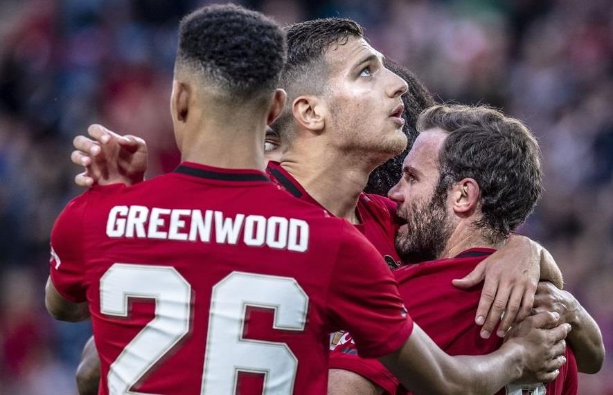 BLV Quang Huy: ‘MU kho vo dich du co hau ve dat nhat the gioi’ hinh anh