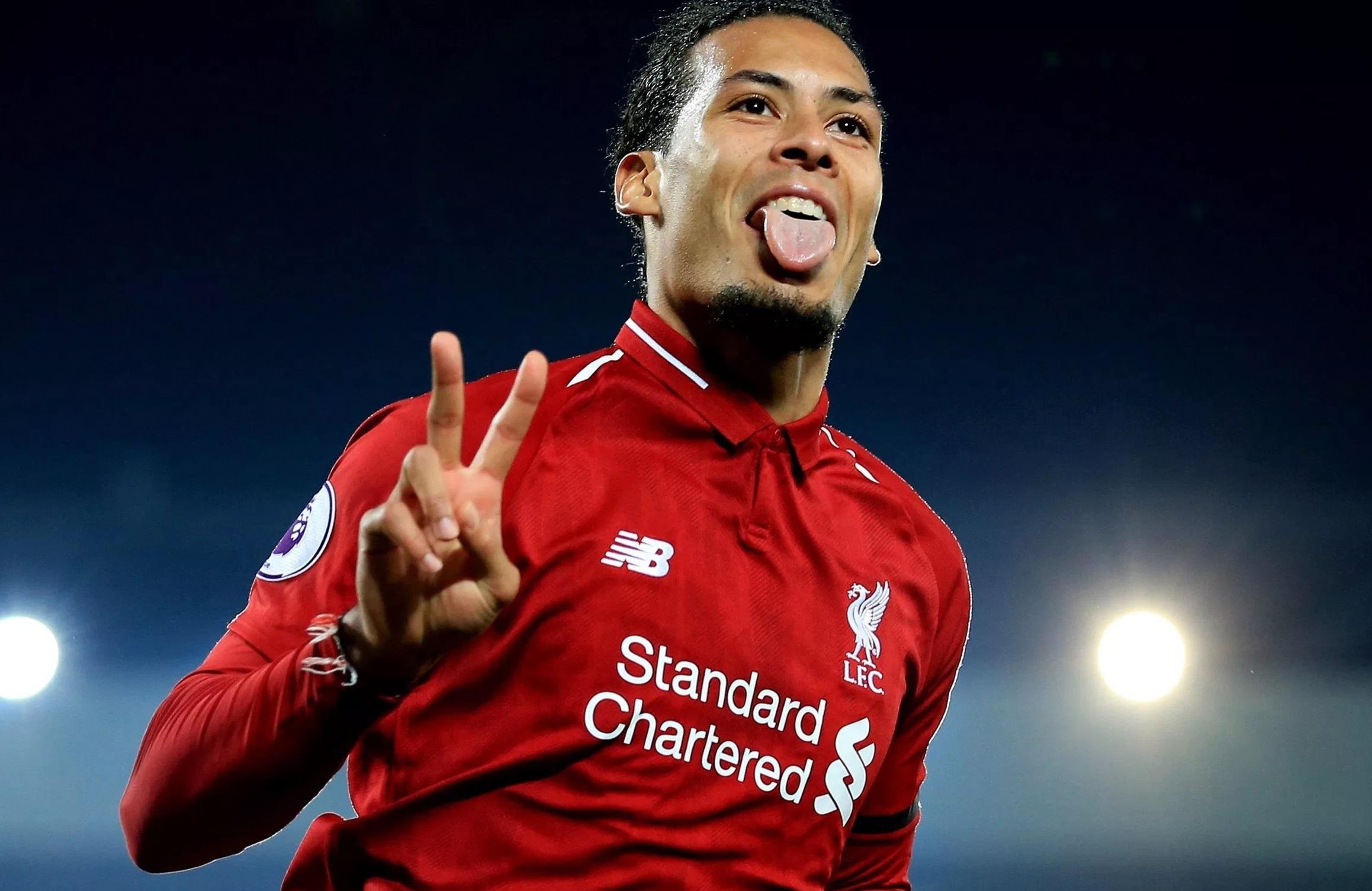 Van Dijk lan dau bi doi thu qua mat sau 65 tran hinh anh